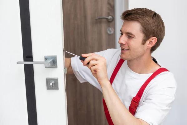 Experienced Technicians for Garage Door Doctor Repair